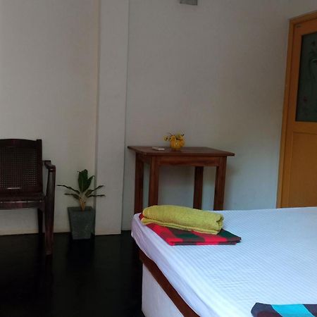 Big House Udawalawe Bed & Breakfast Ngoại thất bức ảnh